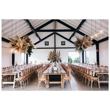 Aula Pernikahan Logam